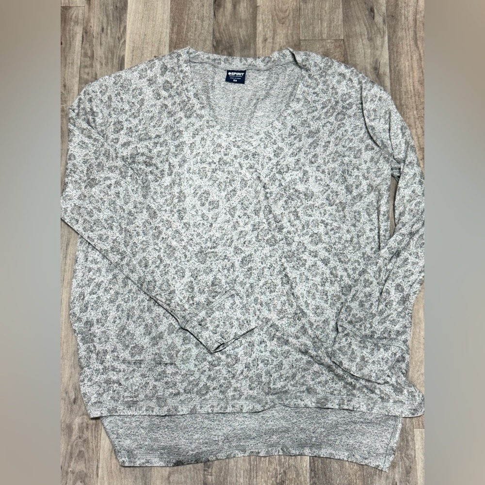 Spirit Jersey Leopard Womens M Oversized Print Soft Top Size XS New‎